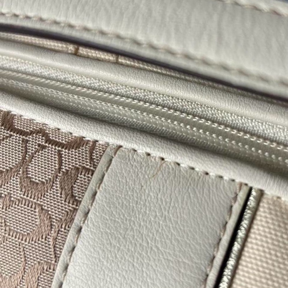 Coach Cream and Tan Mini Bag - Picture 6 of 7